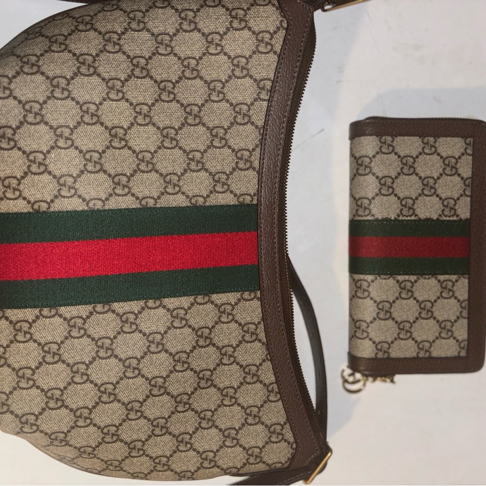 Gucci Beige and Brown Shoulder Bag with Red Stripe - Picture 7 of 7